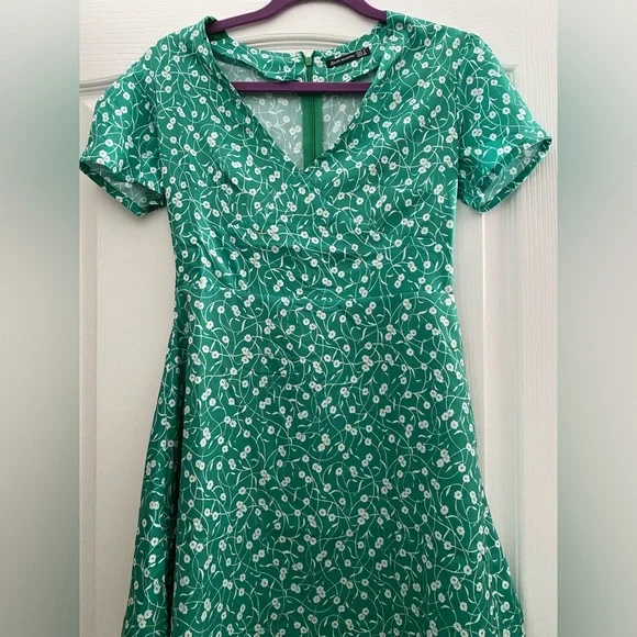 green emerald velvet dress Kristen Green Floral Halter Mini Dress main image 0